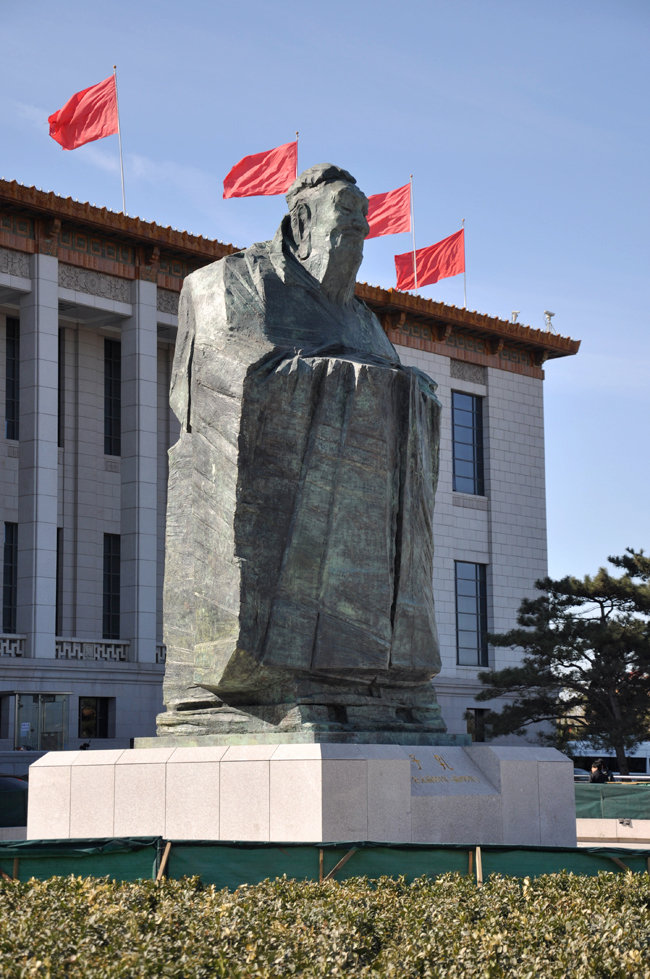 【北京孔子雕像摄影图片】北京传媒大学图片