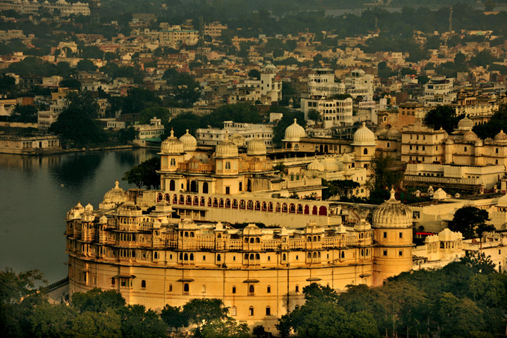 【11印度-乌代普尔城市宫殿摄影图片】印度拉