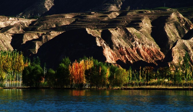 黄河三峡之盐锅峡.