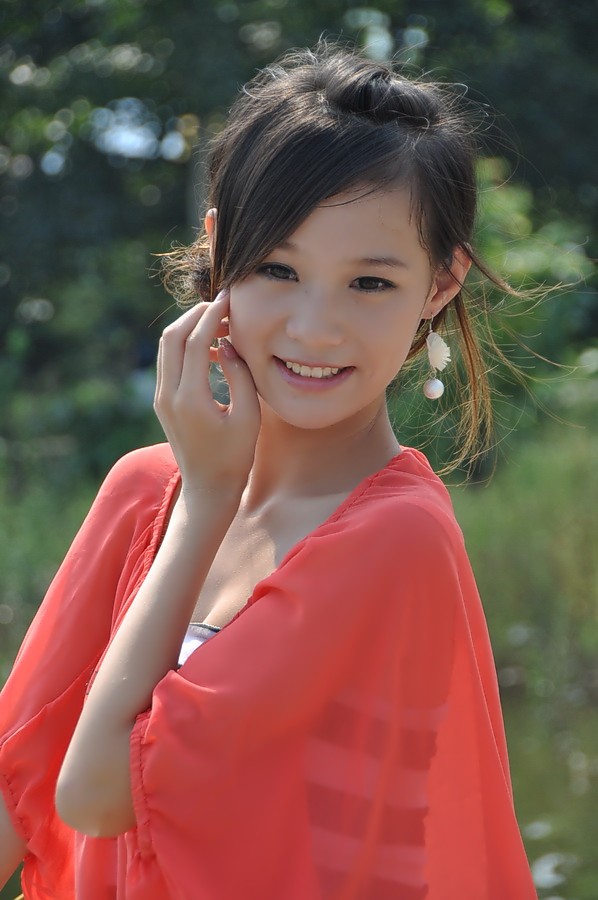 红衣少女