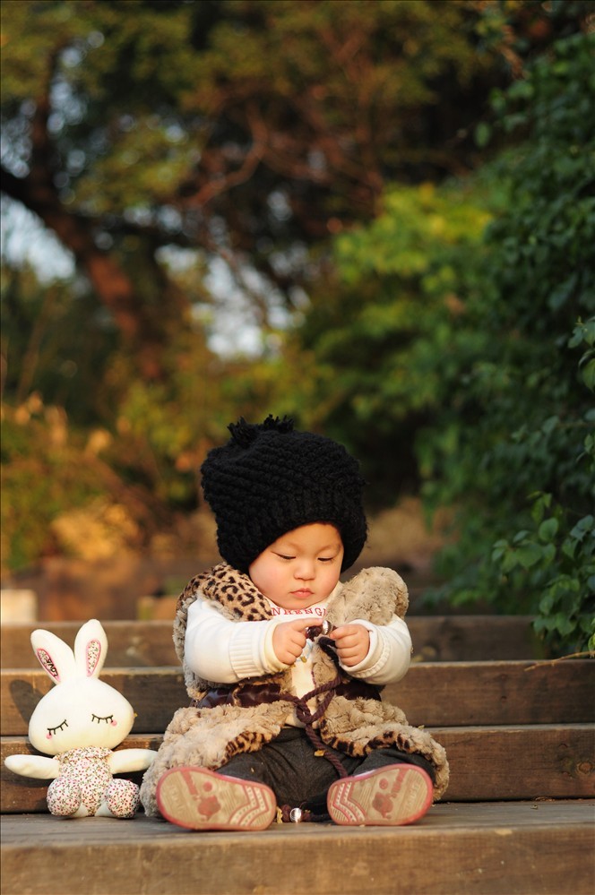 【我与小兔子的故事摄影图片】晓港公园人像摄