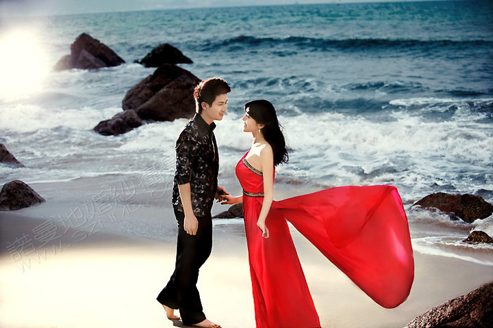 【诺曼地婚纱摄影夏季玫瑰海岸红色礼服篇摄影