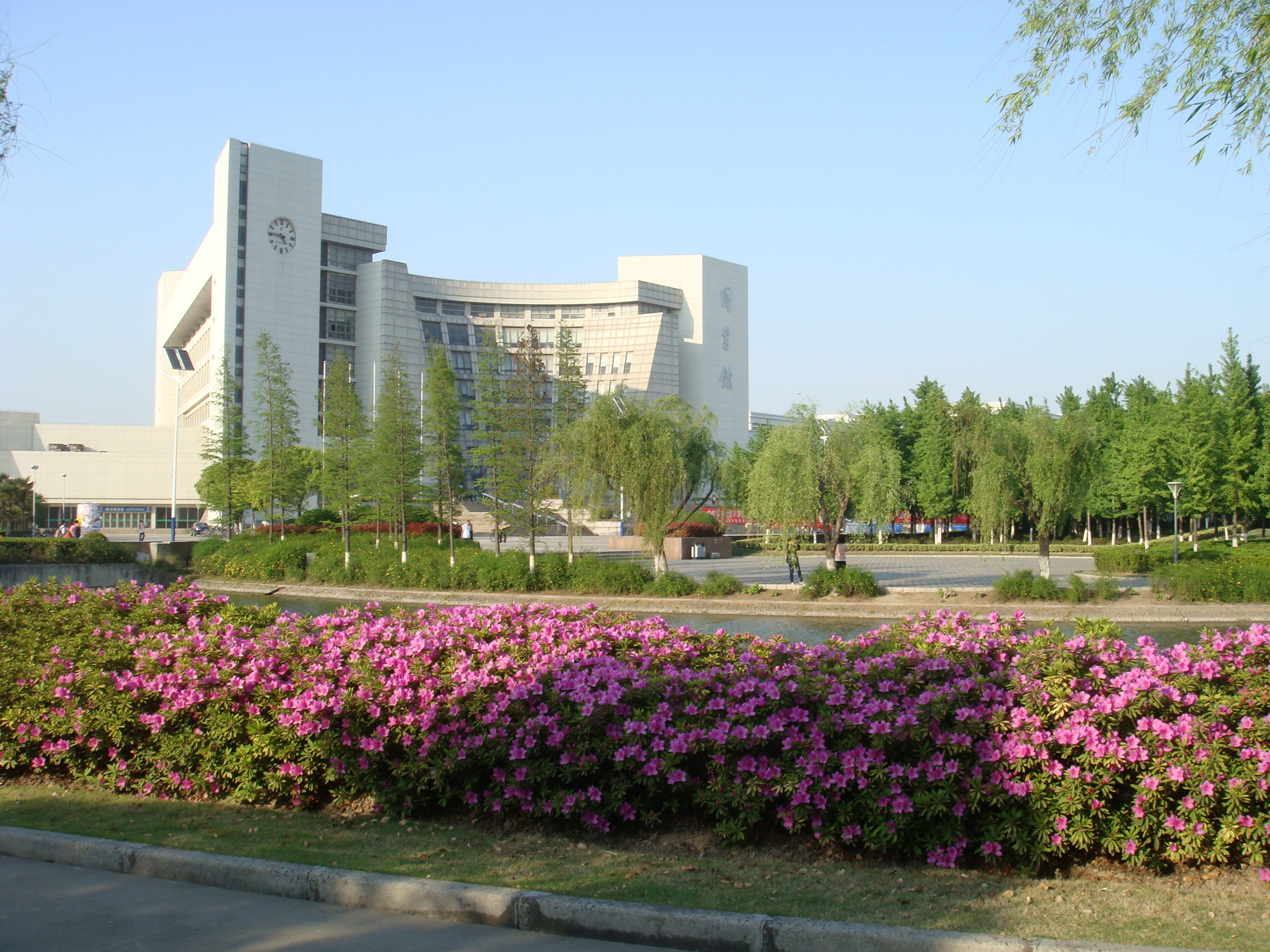 早上的校园 北京交通大学招生资讯网