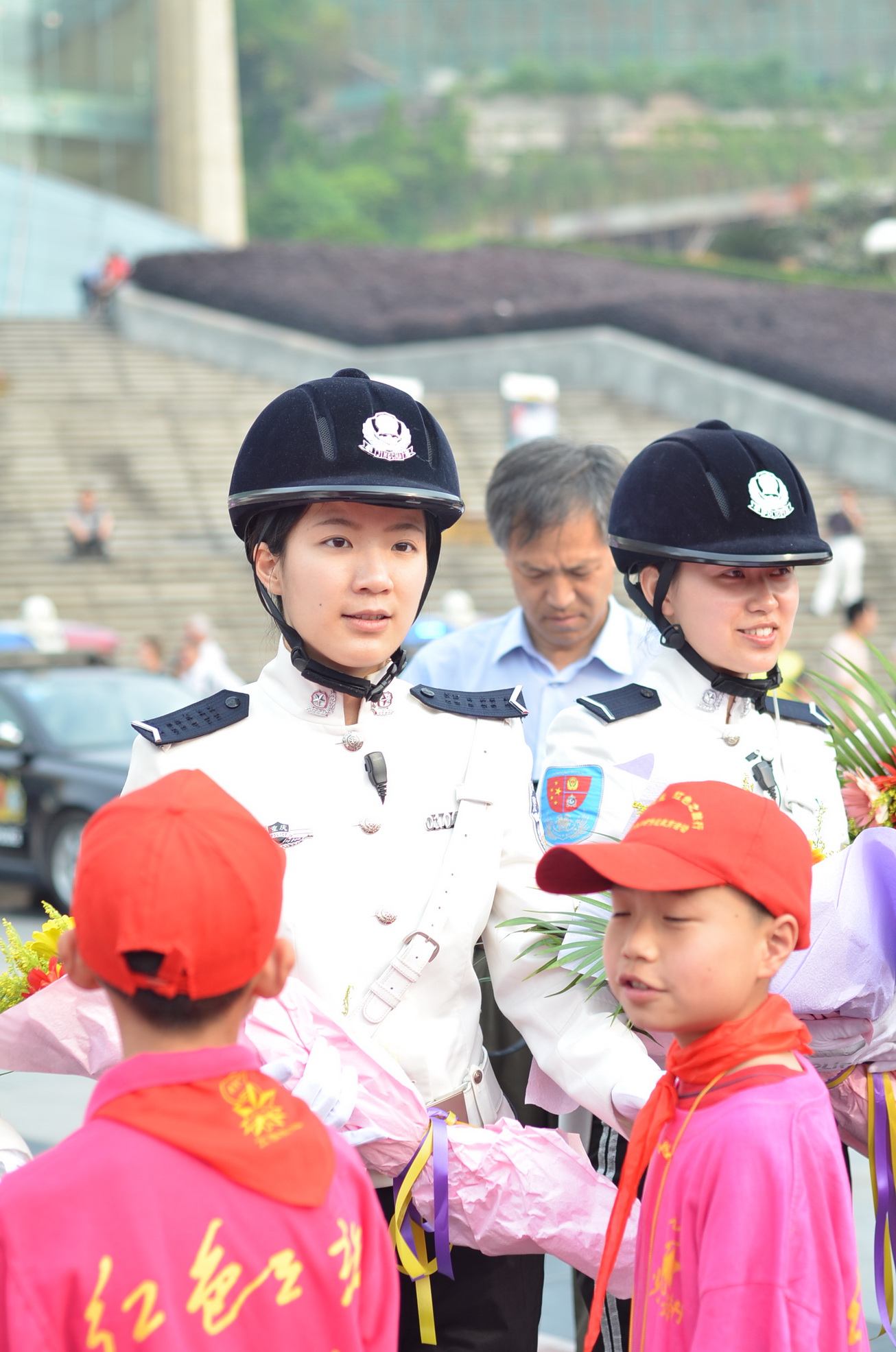【女子交巡警摄影图片】重庆市大礼堂其他摄影