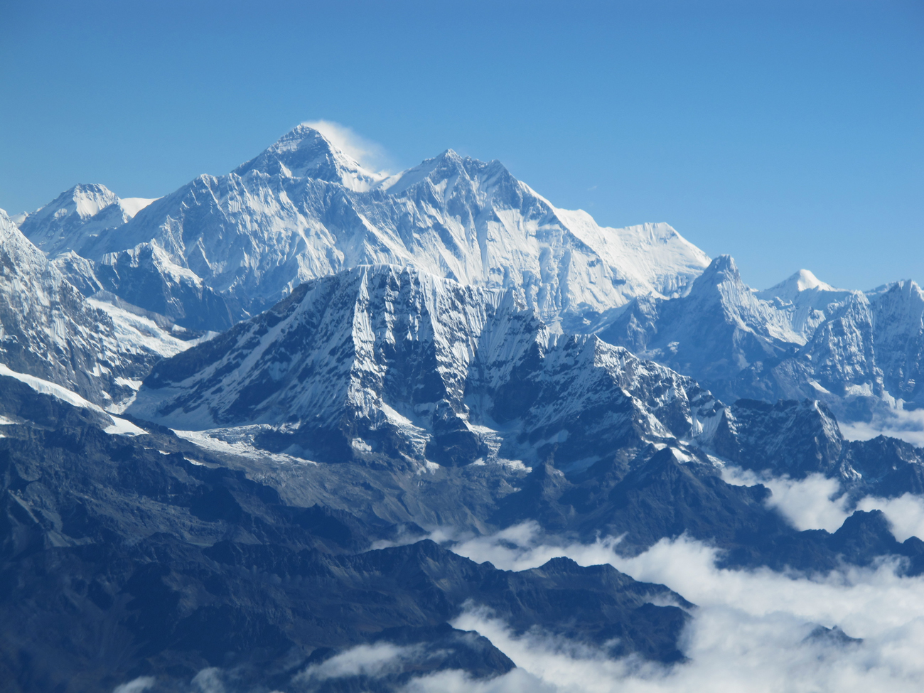 尼泊尔航拍珠穆朗玛峰