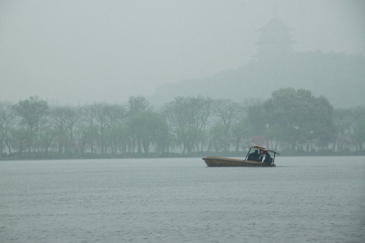 雨中的杭州西湖
