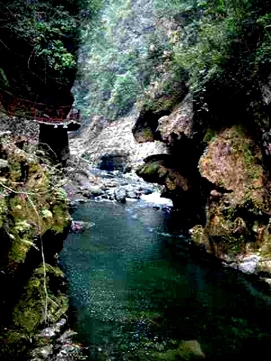 开阳香火岩景观