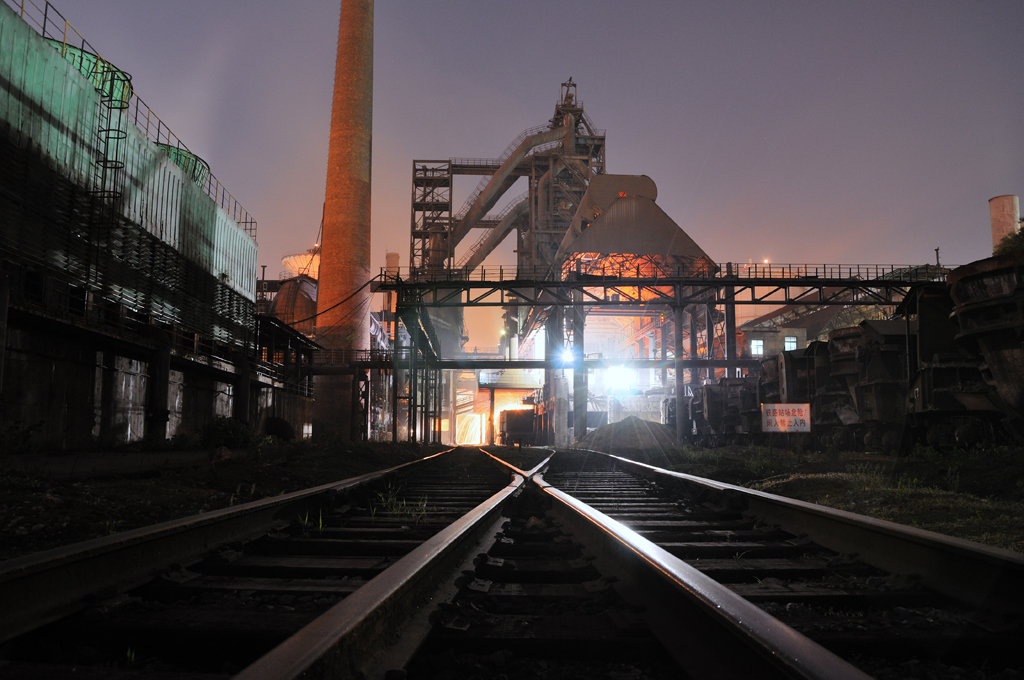 【夜幕下的钢铁厂摄影图片】某钢铁厂(不宜署名)纪实摄影_大刘