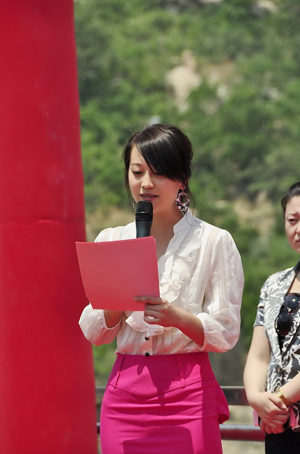 山东卫视美女主持董姝