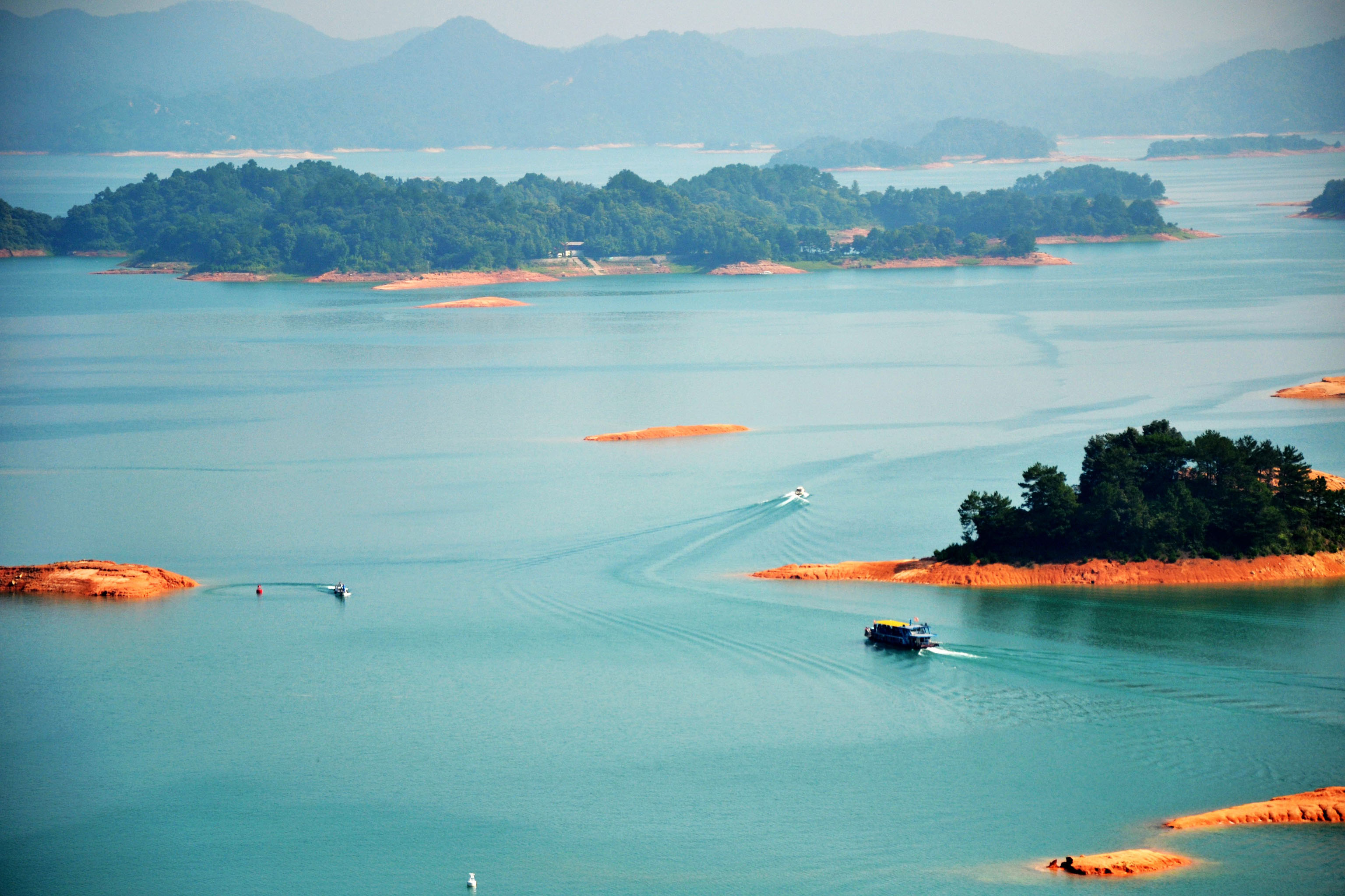 【携程攻略】东源万绿湖景点,万绿湖风景区是华南地区最大的人工湖（新丰江水库），因这里四季皆绿…