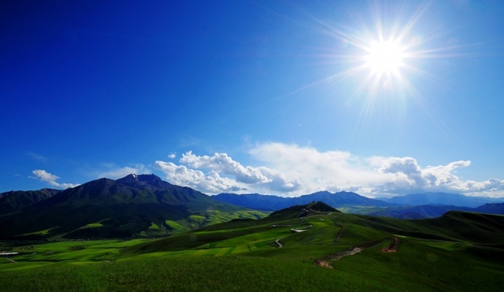 【阳光下的祁连山牧场摄影图片】祁连山风光旅