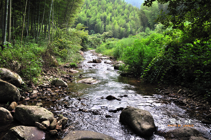 山里的小溪