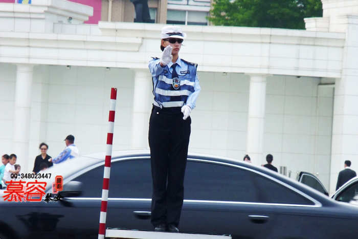 中国最电视交警美女刷不出wifi图片