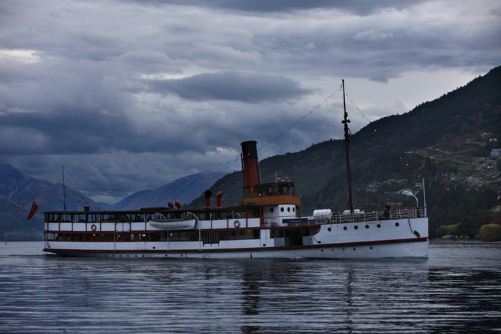 11新西兰-乘百年蒸汽轮船 (共p)