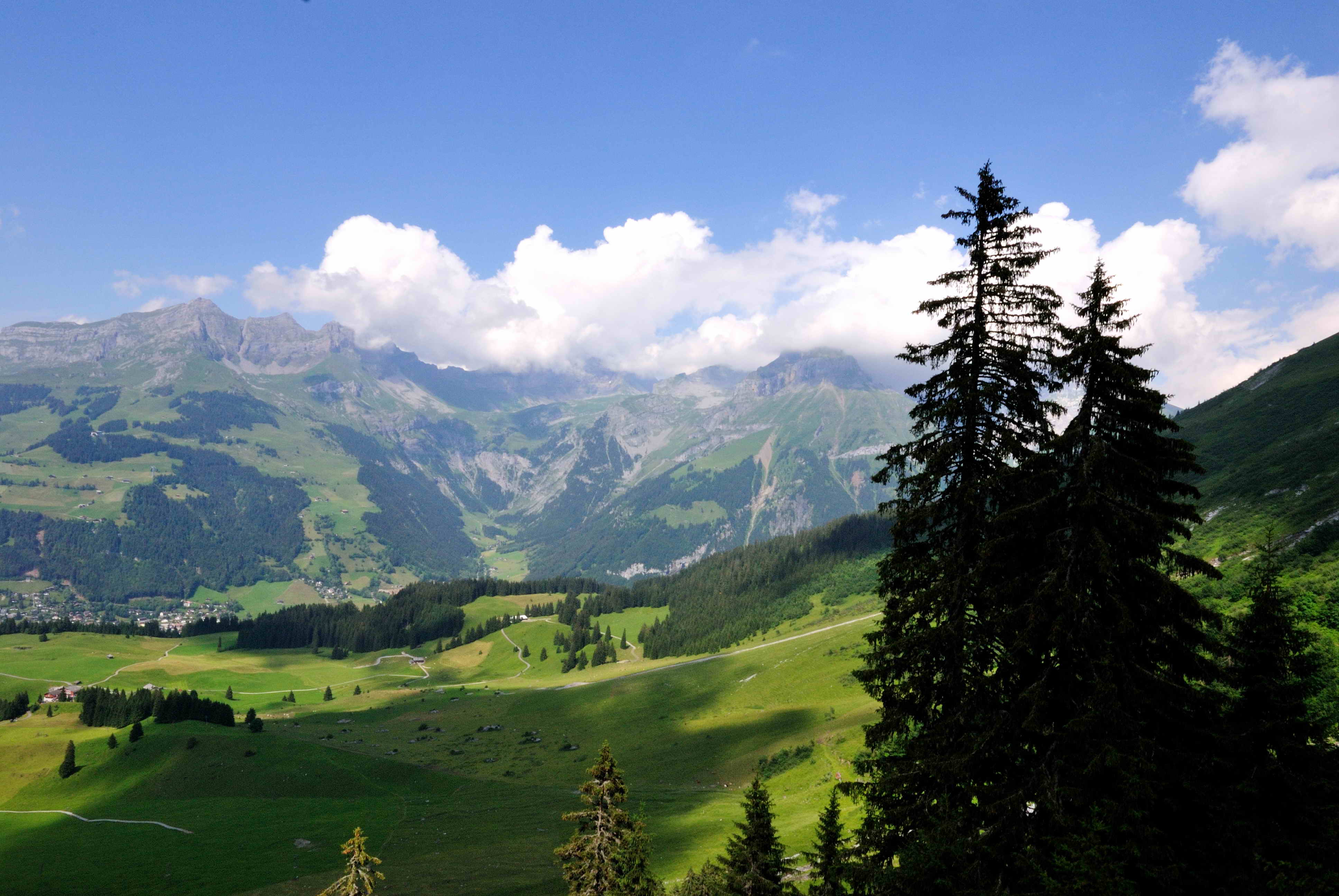 【携程攻略】加德门铁力士山景点,铁力士山(Mt. Titlis)是瑞士中部的阿尔卑斯山区的最高峰，海拔3238米…