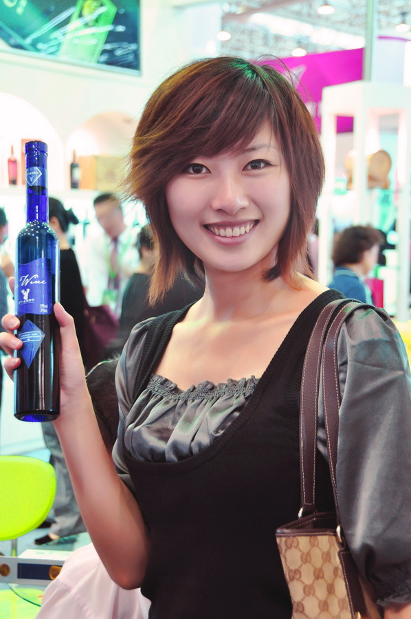 【红酒美女摄影图片】济南人像摄影_宁景致远