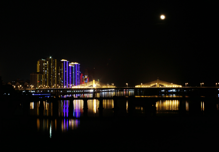 【夜景随拍集锦摄影图片】漳州江滨公园 学校 老家生活摄影_太平洋