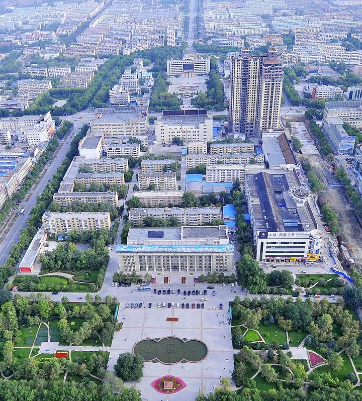 航拍新疆奎屯市。。。石广元摄影