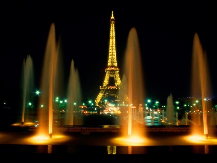 【巴黎的 埃菲尔铁 塔(Eiffel Tower)摄影图片】