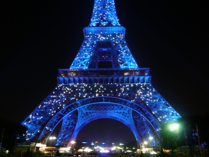 【巴黎的 埃菲尔铁 塔(Eiffel Tower)摄影图片】