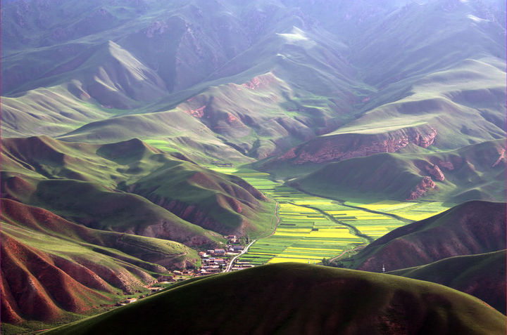 杜秋走进大美青海=美丽的祁连山