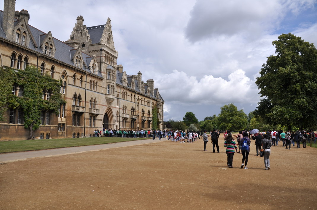 英国牛津大学
