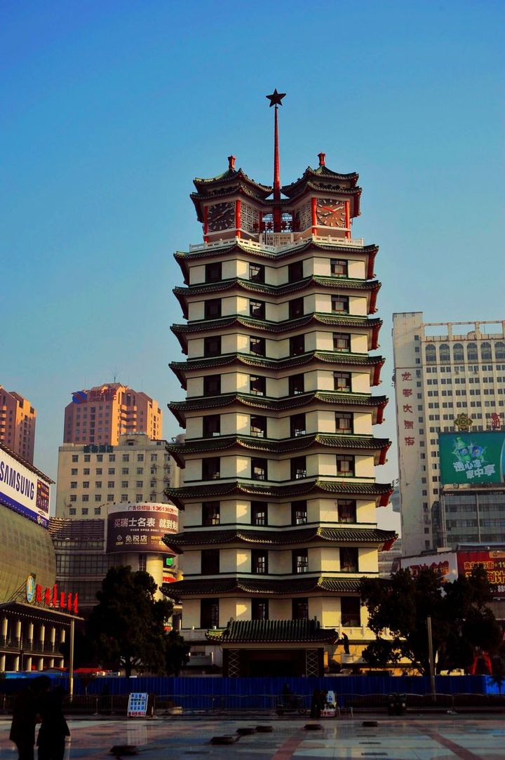 二七纪念塔郑州市的标志性建筑