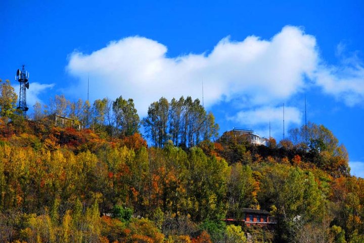 【红石公园之蓝天白云摄影图片】桦甸红石风光