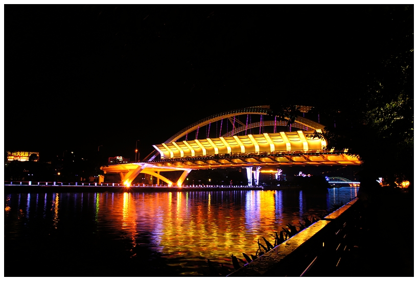 夜游新岐江