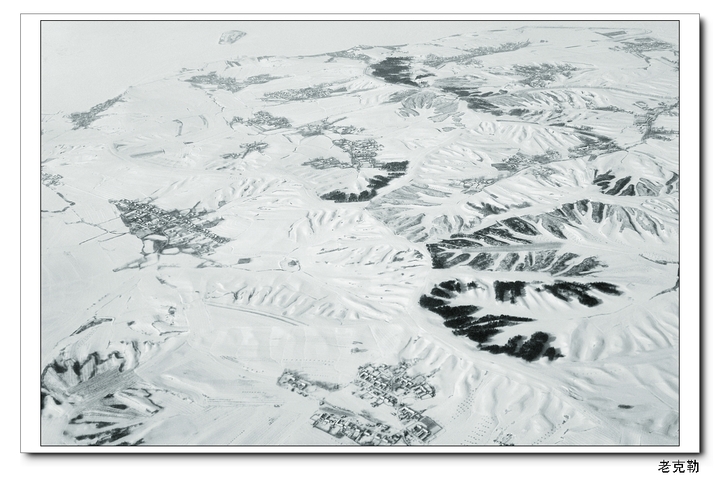 【卫星地图乎?摄影图片】吉林市上空的飞机上