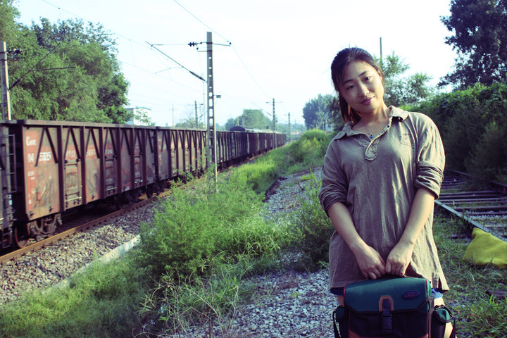 【留住那正在流逝的青春摄影图片】火车道人像