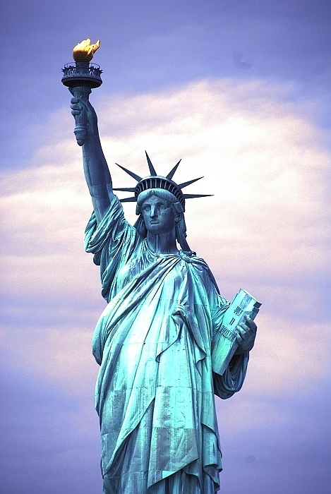 英文演讲the statue of liberty