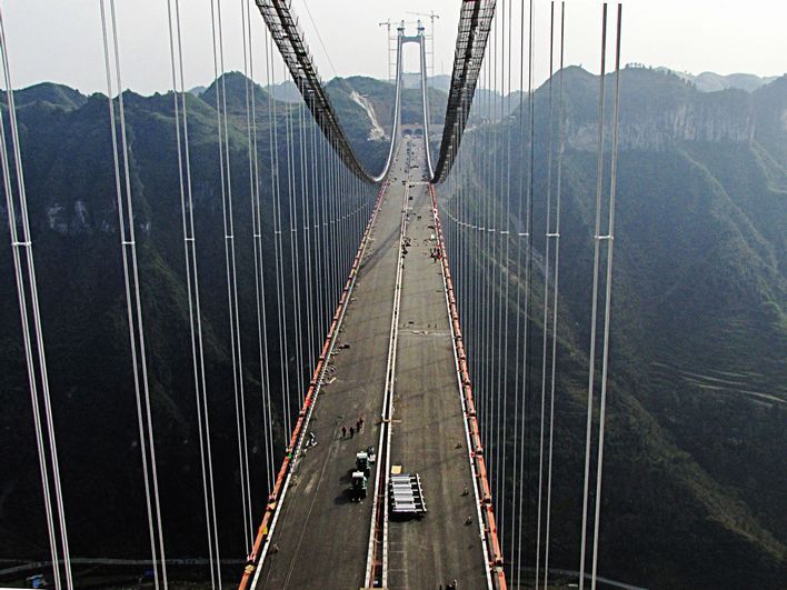 天桥--湖南湘西矮寨特大悬索桥