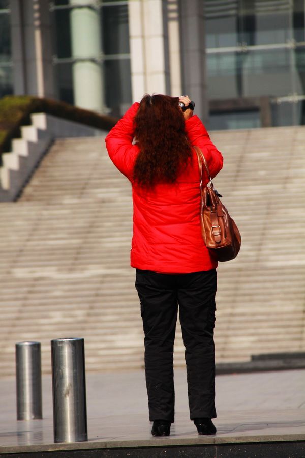 一个人在市政府广场走走，邂逅蚌埠美女赵曼！