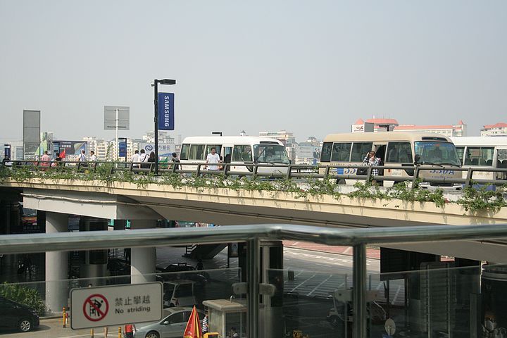 深圳机场和地铁站