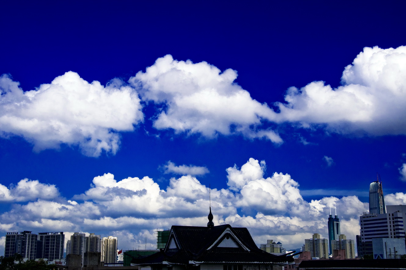 深圳的蓝天白云