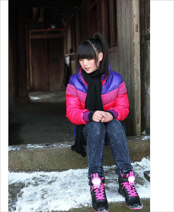 山村女孩晶晶