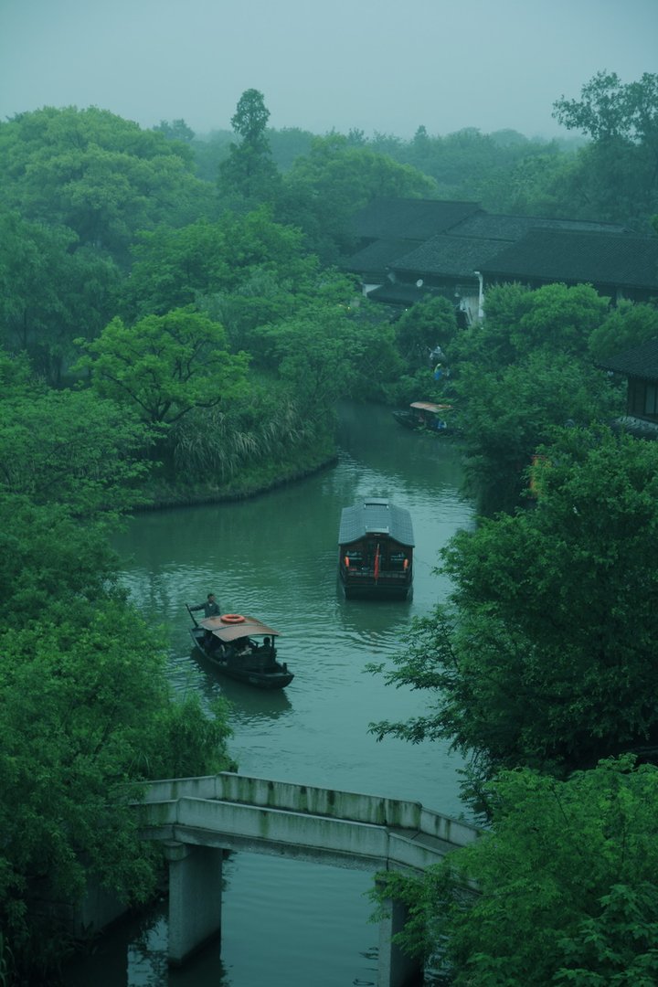 【西湖烟雨】