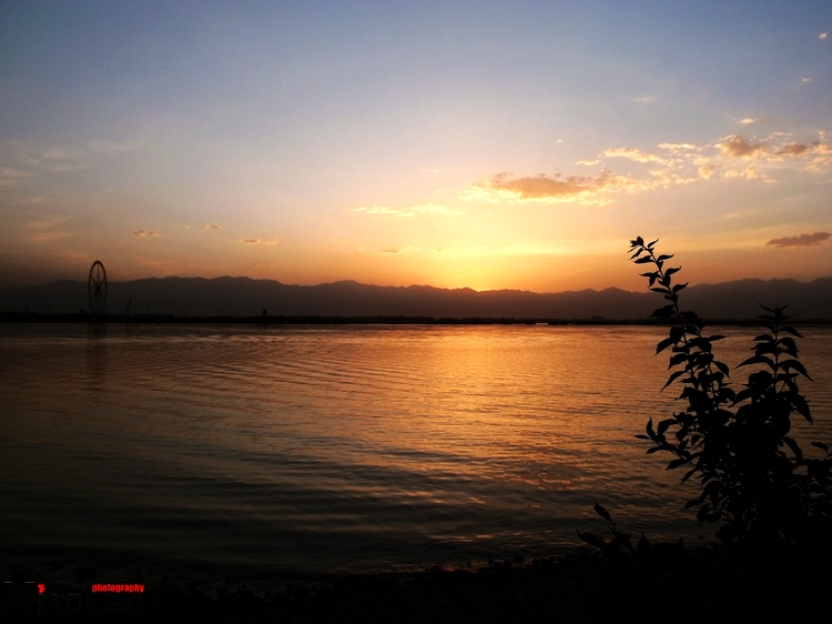 爱伊河边的夕阳