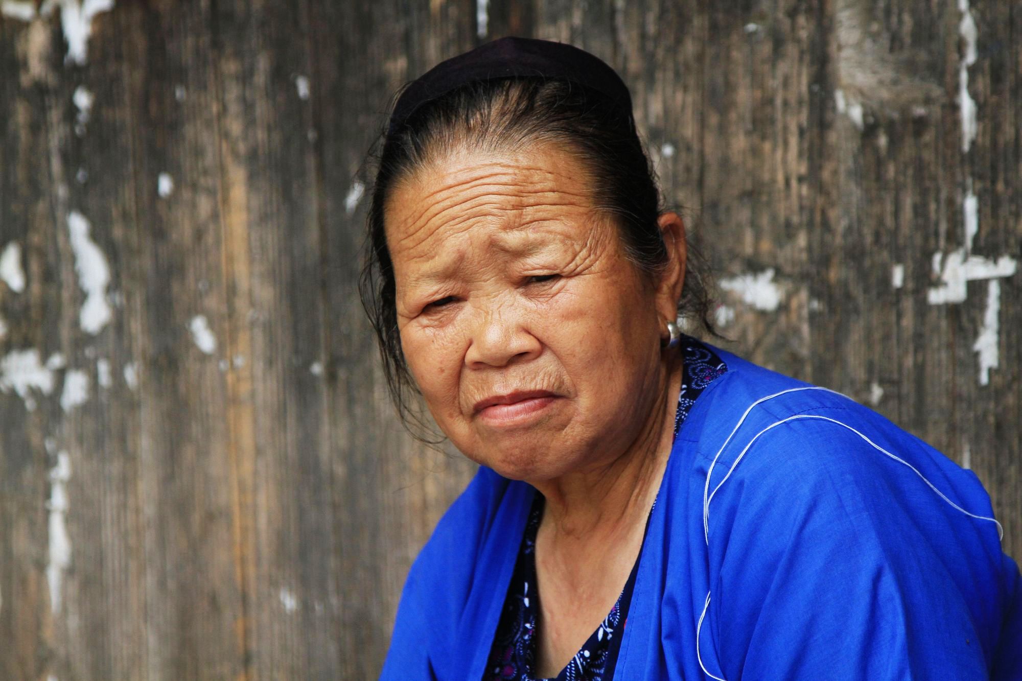 68岁农村大妈进城当了环卫工，她说找到了真爱很幸福，咋回事_县城