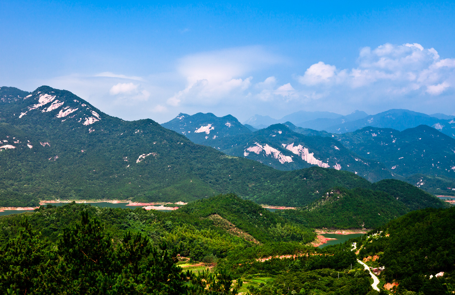 湖北黄梅五祖风景区喷雾景观 - 知乎