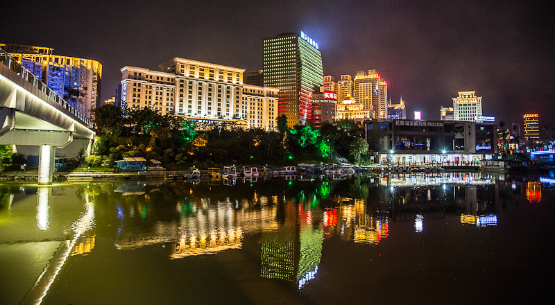 南宁民歌湖夜景