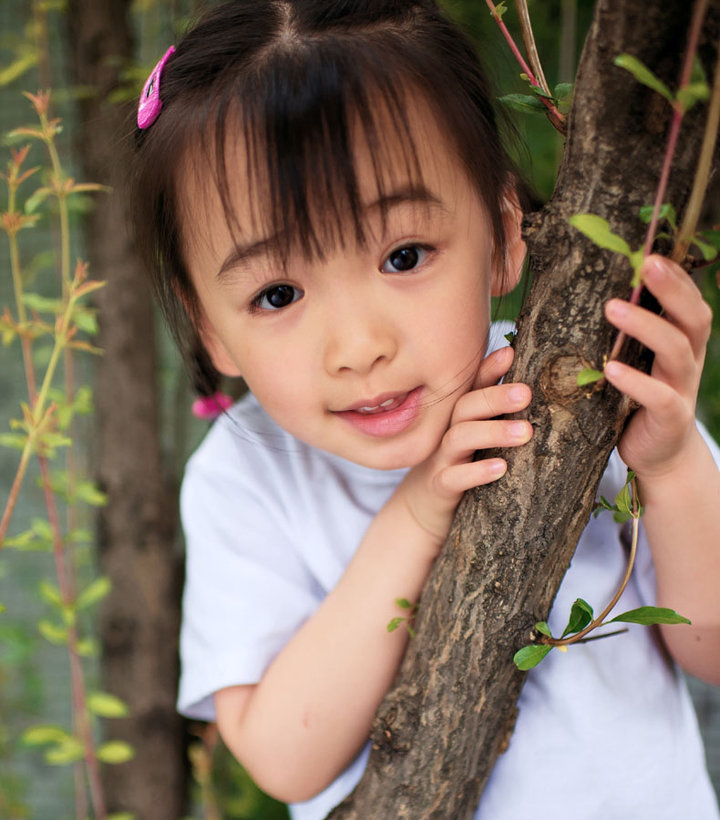 幼儿园里的几个小女孩