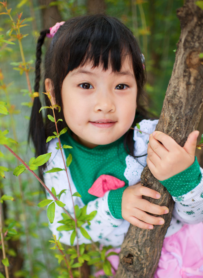 幼儿园里的几个小女孩