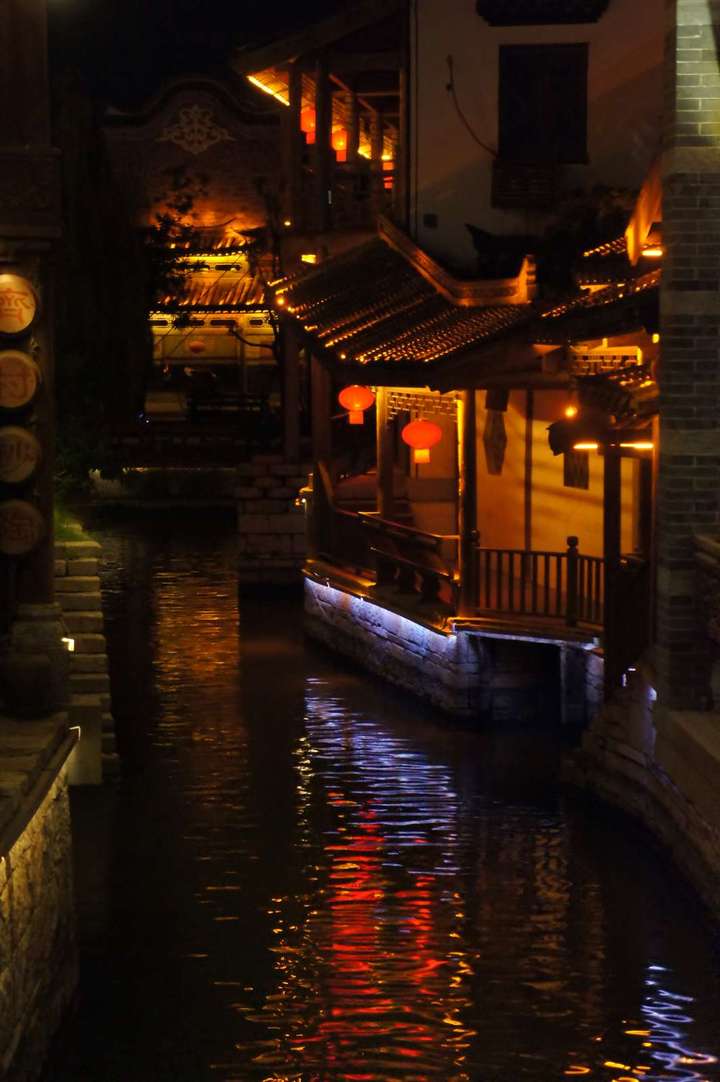 古镇夜景
