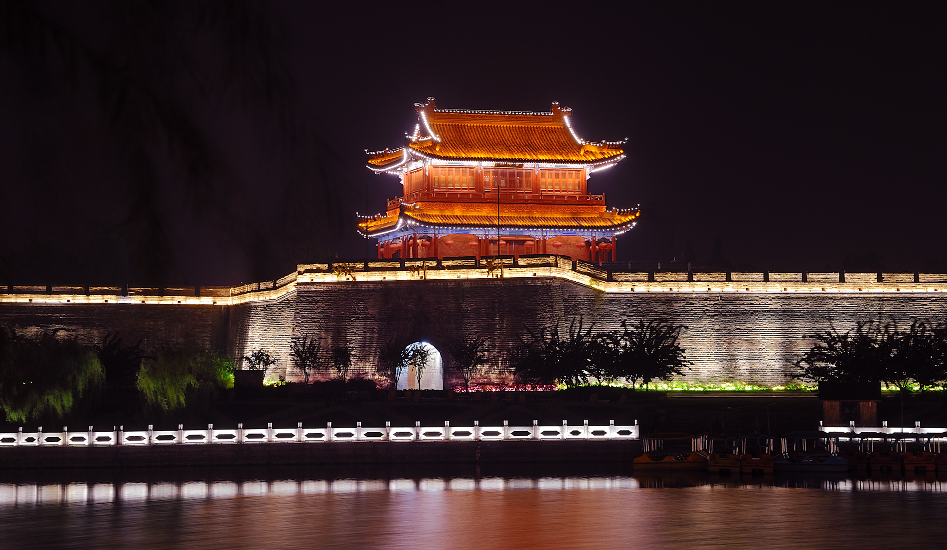 古城夜色
