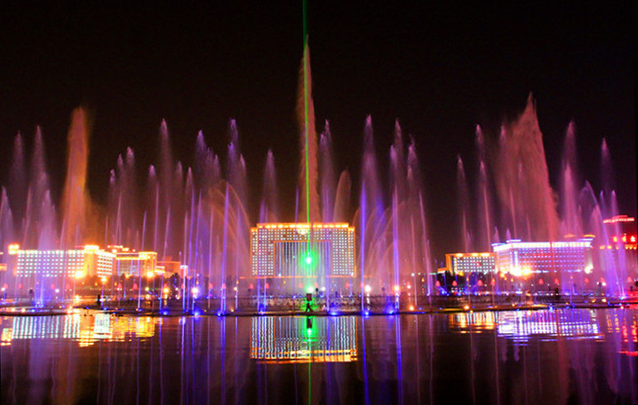 国庆之夜——洛阳市开元湖音乐喷泉