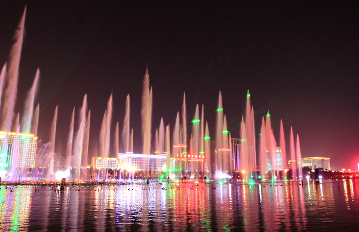 国庆之夜——洛阳市开元湖音乐喷泉