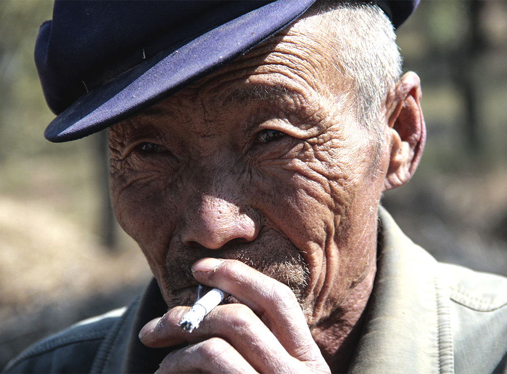 满目苍桑的山里老汉