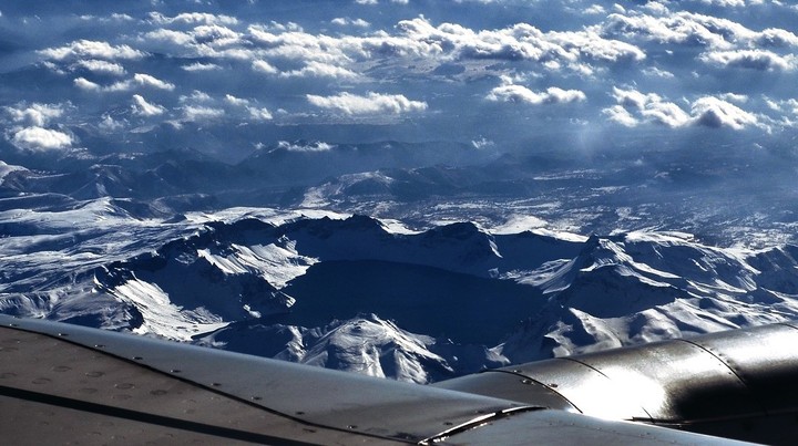 【飞机下方的长白山 {随风飘摄影}摄影图片】延